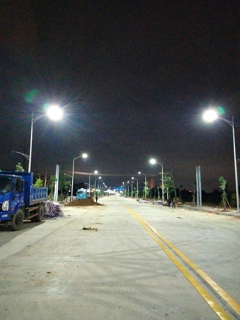 10米高低头LED路灯